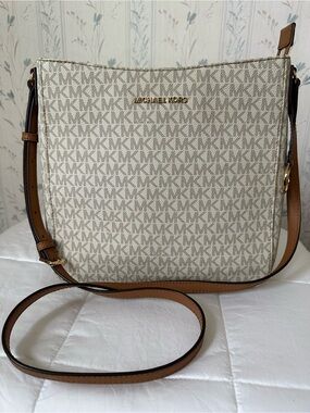 Michael Kors Cream Signature Messenger Bag